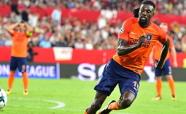 Adebayor üç yıl daha Başakşehir’de!