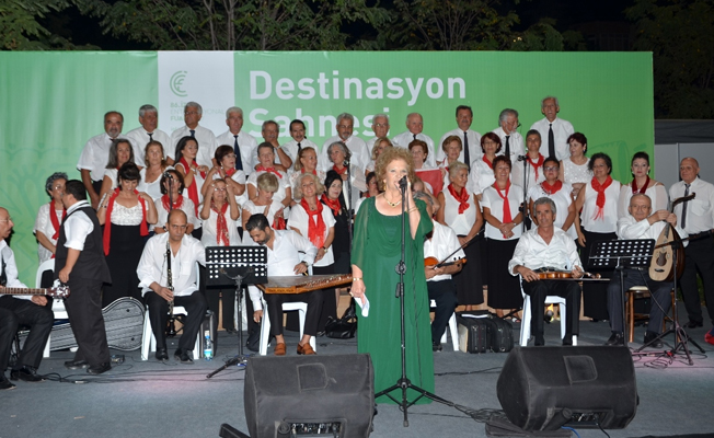 Destinasyon sahnesinde 'Foça rüzgarı'
