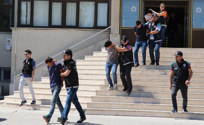 Denizli'de uyuşturucu operasyonu: 5 kişi tutuklandı!