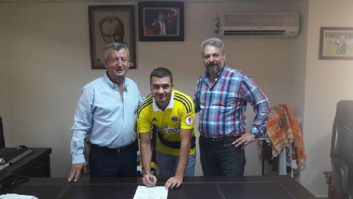 Menemen Belediyespor Hasan'la 2 yıllık sözleşme imzaladı