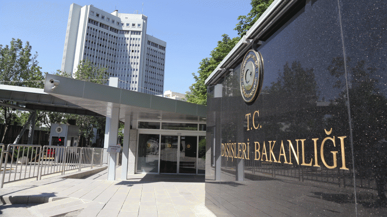 İçişleri Bakanlığı ilk kez vatandaşlara mesaj attı: Kurala güven