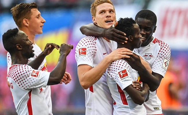 Leipzig Freiburg'u tarumar etti: 4-1
