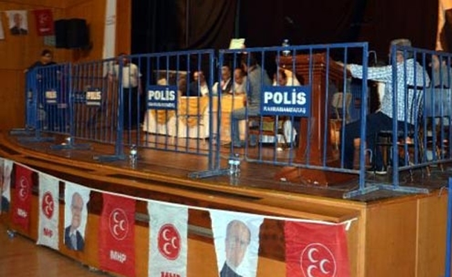 MHP'de bir acayip kongre... Oylar bariyerler arkasında sayıldı