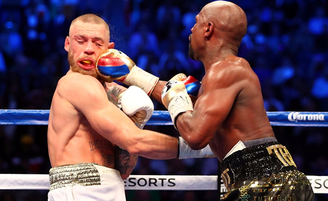 Mayweather rakibi McGregor'u teknik nakavtla geçti