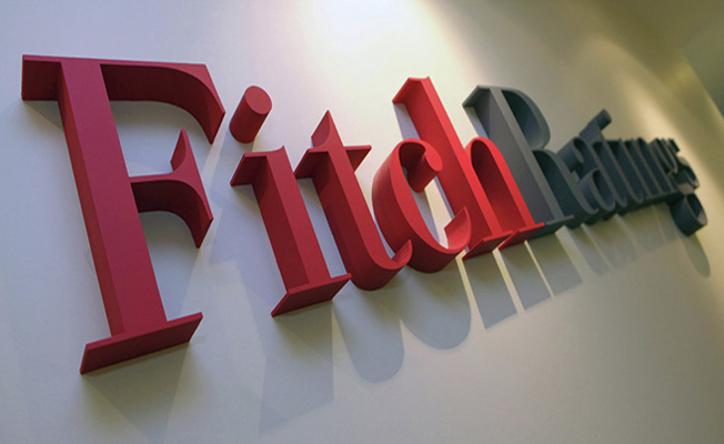 Fitch Ratings, Katar'ın kredi notunu düşürdü