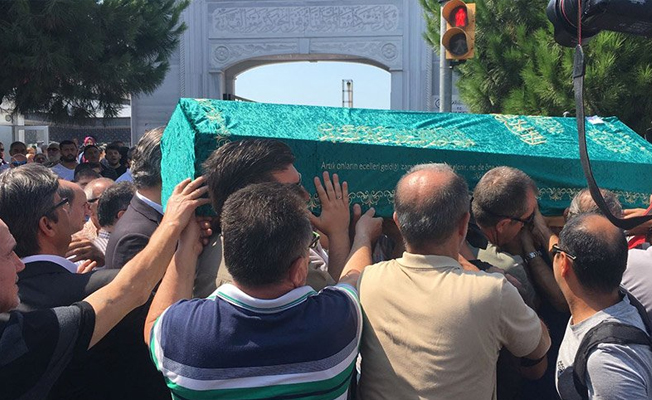 Vatan Şaşmaz'ın cenazesinde büyük ayıp! Yakınları tepki gösterdi