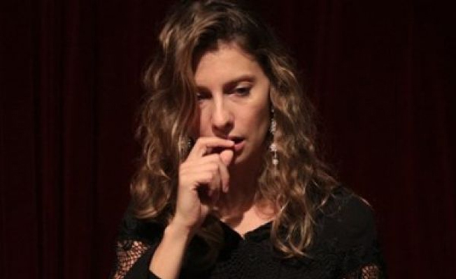 ‘Kürk Mantolu Madonna’ tiyatro sahnesinde