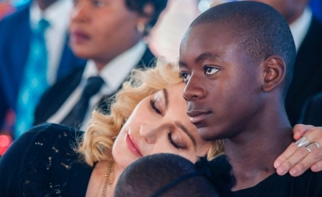 Madonna, oğlu için Lizbon'a taşındı