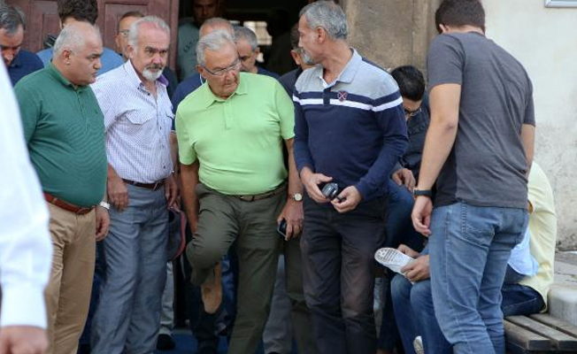 Deniz Baykal'dan bayram namazı sonrası açıklama: Kucaklaşmaya ihtiyacımız var