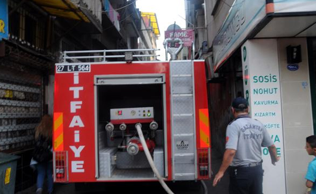 Gaziantep'te korkutan ev yangını
