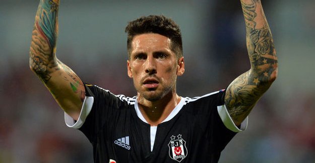 Jose Sosa Türkiye'den güvenlik gerekçesiyle ayrılıyor