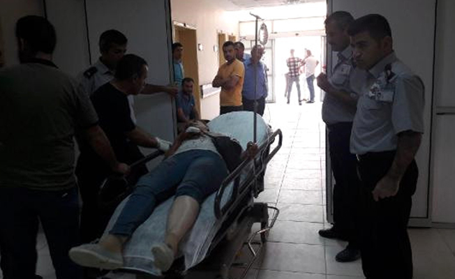 Otomobilin üzerine kaya düştü: 1 ölü 4 yaralı