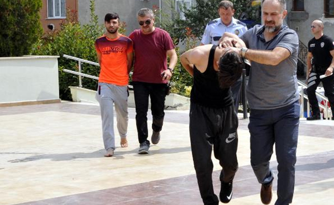 Cezaevi firarileri damda yakalandı