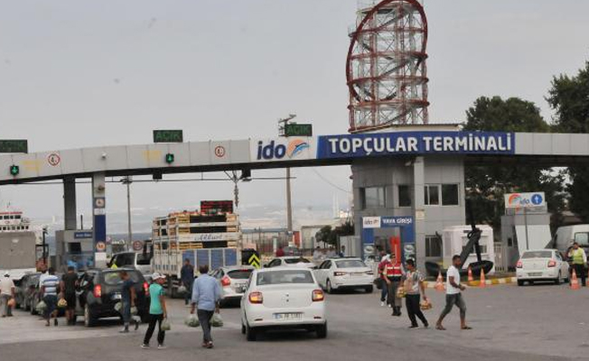 Topçular İskelesi'nde tatilcilerin dönüş yoğunluğu
