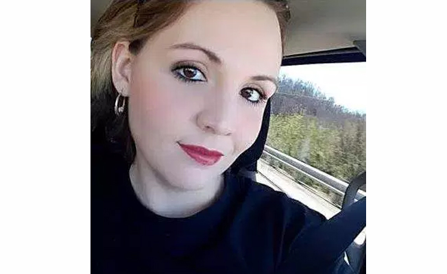 Öğrencilerine çıplak fotoğraf gönderen öğretmen tutuklandı