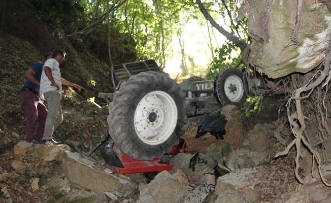 Samsun'da traktör devrildi: 1 yaralı