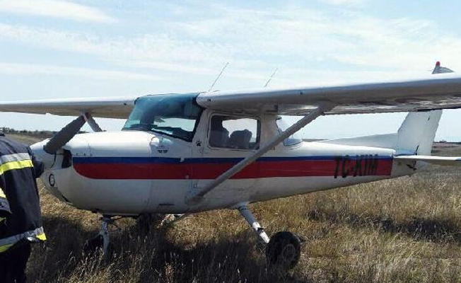 Tekirdağ'da uçak tarlaya mecburi iniş yaptı