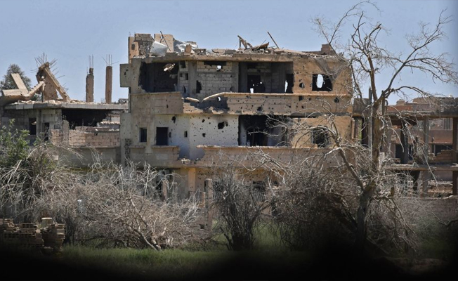 Deyr ez Zor Valisi: Kent birkaç gün içinde kurtarılacak