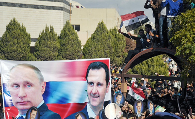 Putin, IŞİD kuşatmasının kırılması dolayısıyla Esad'ı kutladı