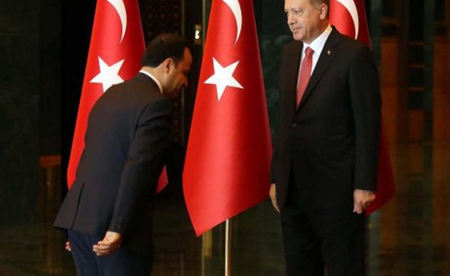 AYM Başkanı: Ben Allah'tan başka kimsenin önünde eğilmedim