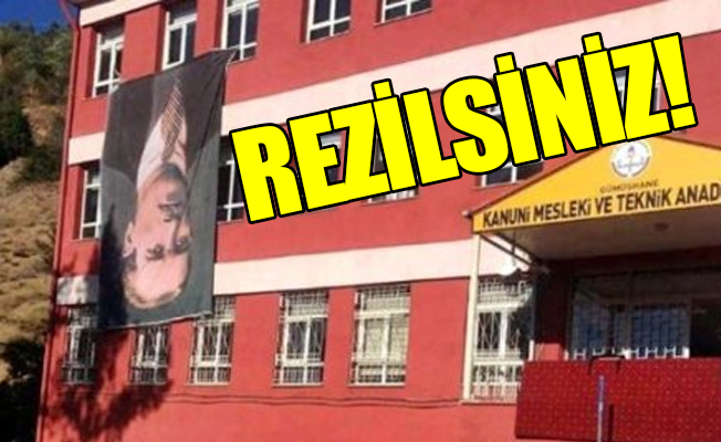 Gümüşhane’de Atatürk posterini ters astılar