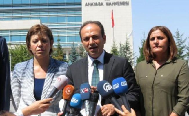 HDP'den AYM önünde 'adalet nöbeti'