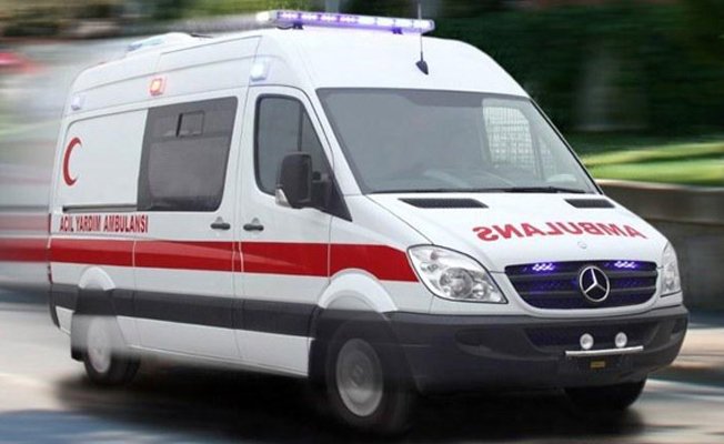Düğüne ambulansla gittiler, Kaymakama yakalandılar