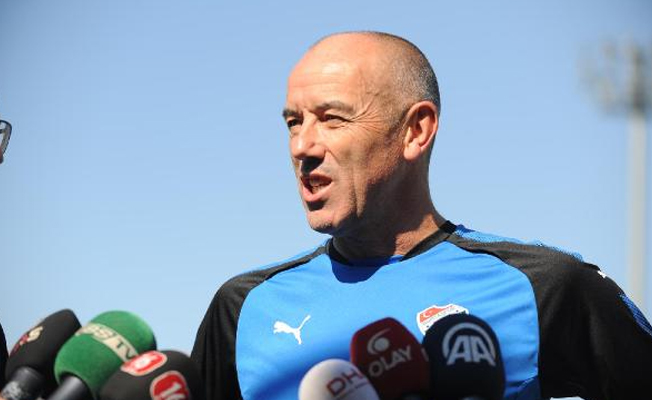 Bursaspor Teknik Direktörü: Volkan iyi bir futbolcu ama...