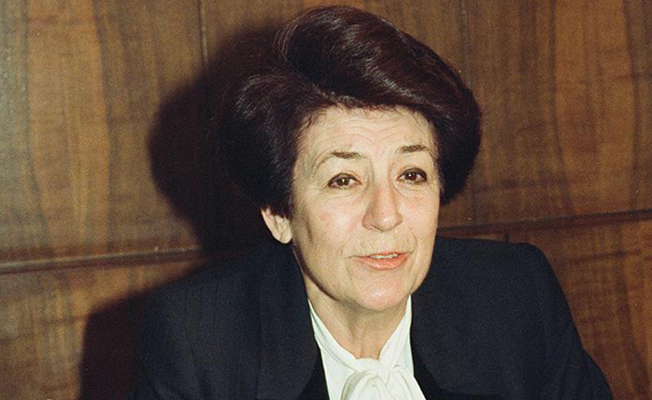 İlk kadın bakan Türkan Akyol hayatını kaybetti