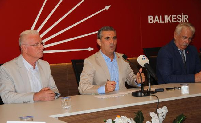 30 Ağustos Zafer Bayramı törenlerine katılmayan validen CHP'li başkana skandal cevap