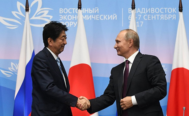 Abe: Barış anlaşmasını Putin'le birlikte imzalayacağız