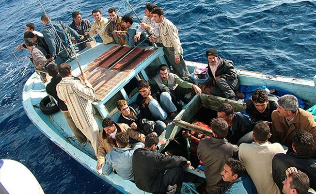 Çeşme'de 29 kaçak göçmen yakalandı