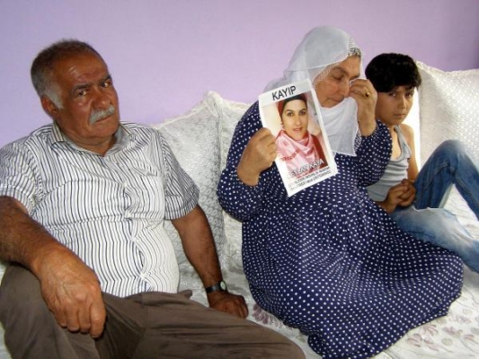 7 yıldır kayıp kızının acısına dayanamadı