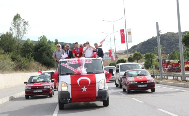 Şampiyona memleketinde coşkulu karşılama