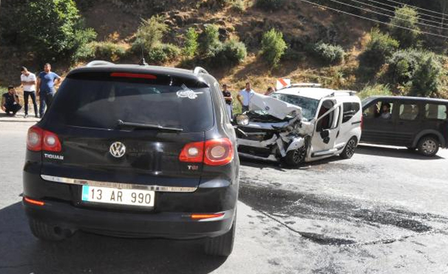 Bitlis’te trafik kazası: 1 ölü, 5 yaralı