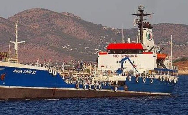 Petrol taşıyan tanker battı! Uzman ekipler bölgede