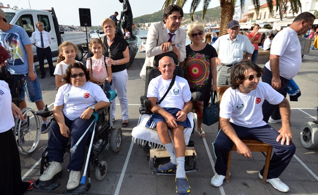 Foça Festivali'nde yürek yüreğeyiz