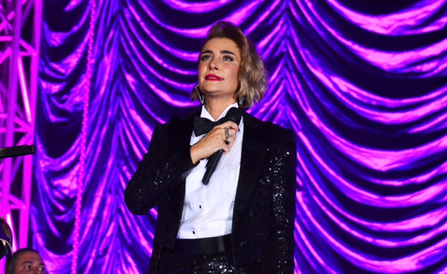 Sıla, Beylikdüzün'de onbinlerce seyirciye konser verdi