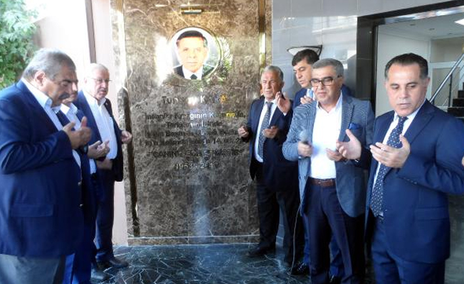 Fabrika yangınında ölen işadamı anısına anıt yapıldı