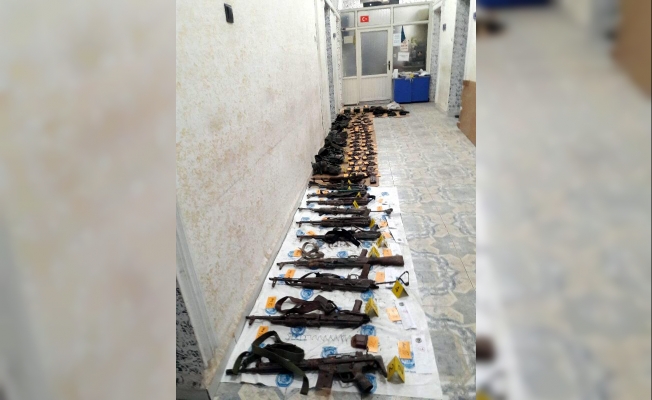 Nusaybin'deki yasaklı mahallede çok sayıda mühimmat ele geçirildi