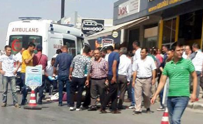 Otomobilin çarptığı kadın öldü