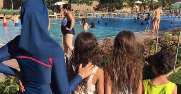 Cenevre'de havuzda haşema krizi