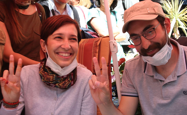 Ünlü isimler Nuriye Gülmen ve Semih Özakça için söyledi: Ey özgürlük!