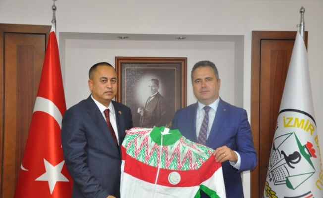 İzmir Barosu Başkanı Av. Aydın Özcan, kardeş ülke Türkmenistan'a başarılar diledi
