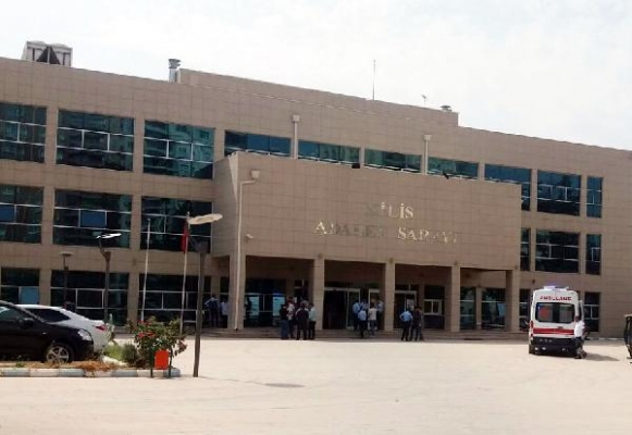 Adliye'de silahlı kavga, yaralılar var