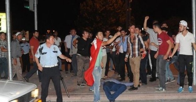 'Konya'da Suriyeli istemiyoruz' sloganlarıyla otel taşlandı!