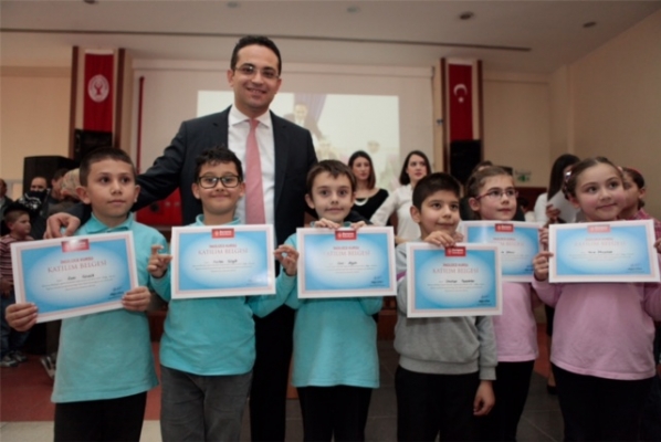 Bornova Belediyesi bu yıl da 6 bin 440 öğrenciye eğitim desteği sunuyor