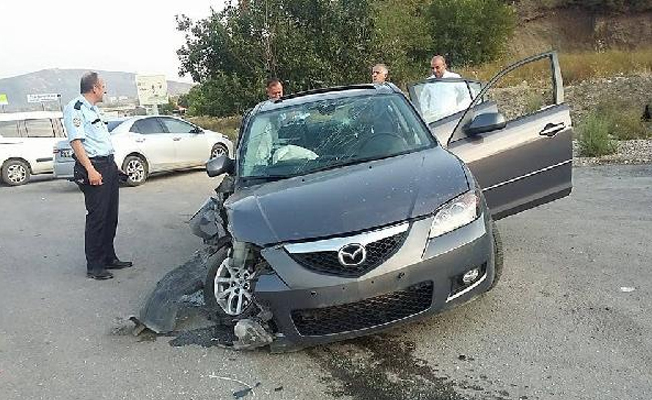 Çaldığı otomobille polis noktasına çarpınca yakalandı