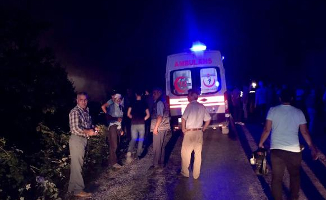 Fındık işçilerini taşıyan minibüs şarampole yuvarlandı: 13 yaralı