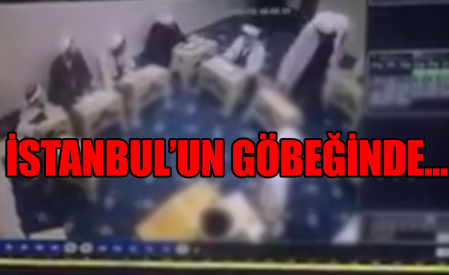 Kuran kursunda küçük çocuklara cübbe, sarık giydirip sonrada...